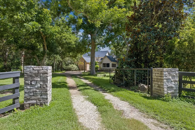 Photo 2 of 18202 County Road 40 - Lockridge Rd, Rosharon, TX