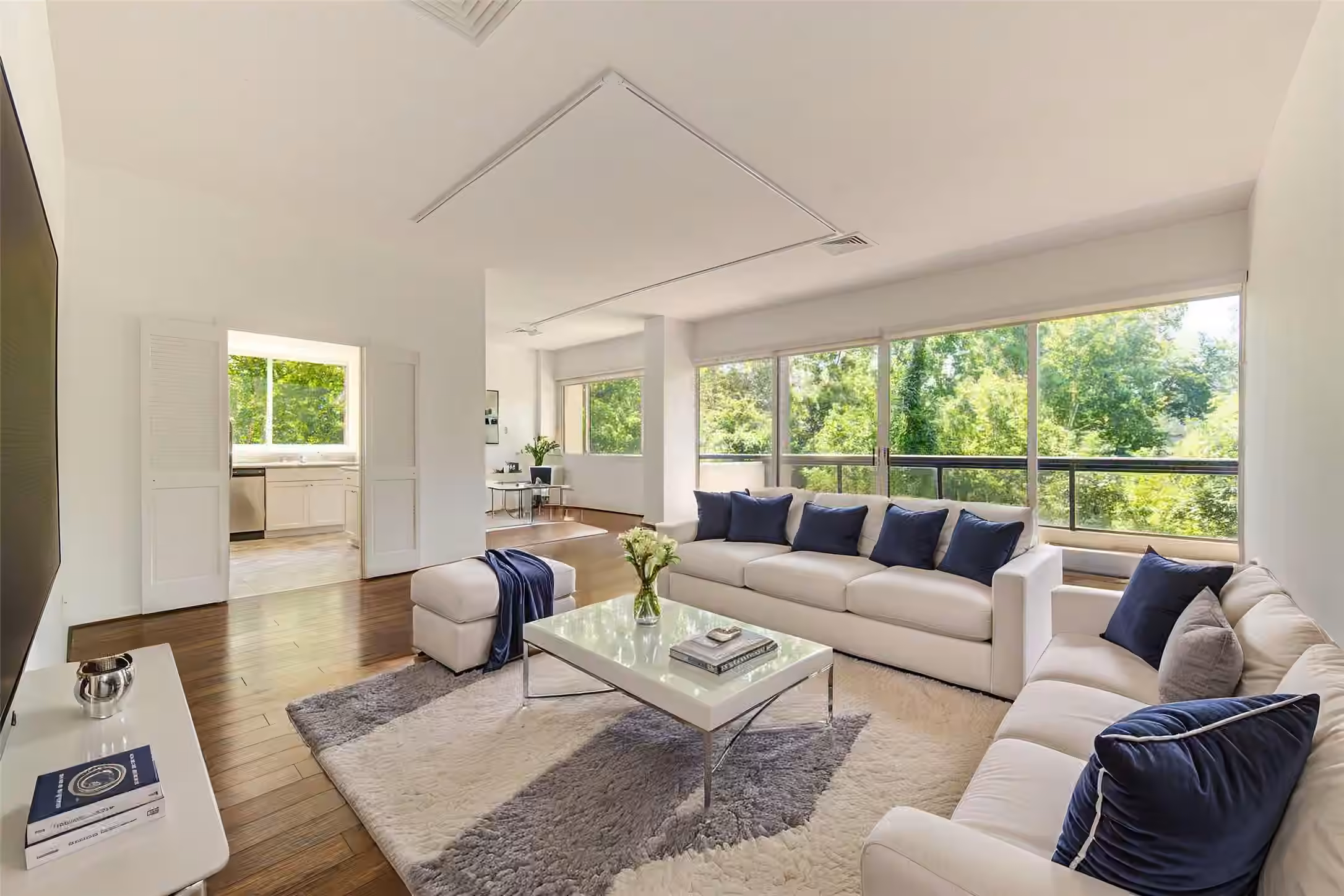 Photo of 49 Briar Hollow Lane 101, Houston, TX