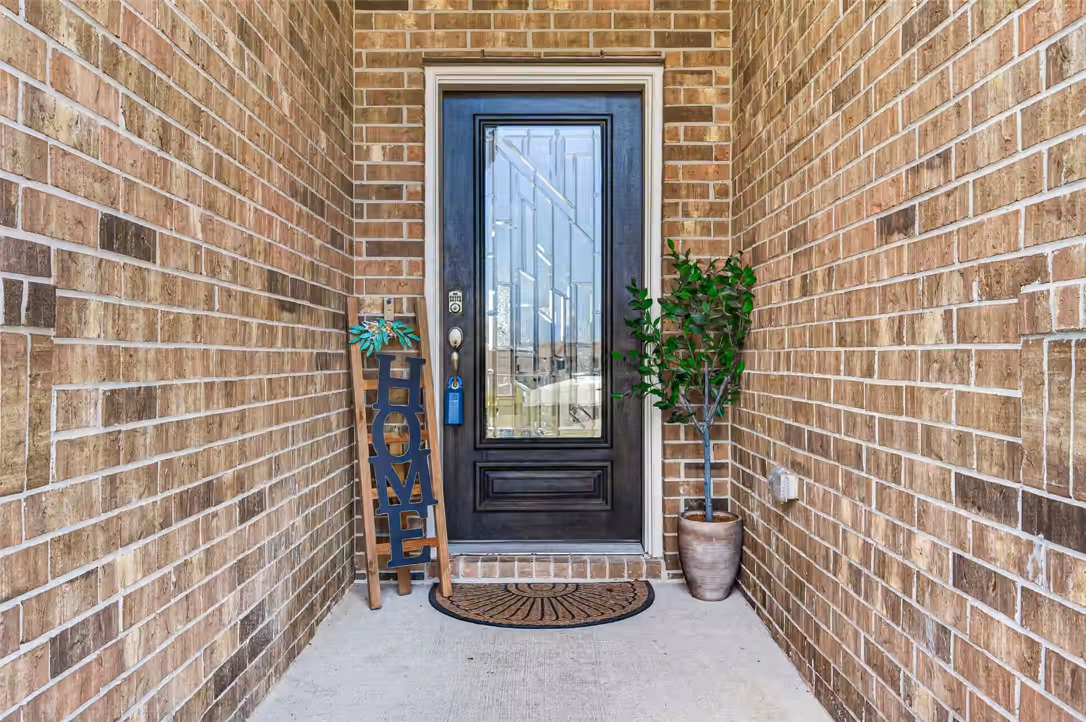 Photo 6 of 3411 Brushy Meadow Drive, Angleton, TX