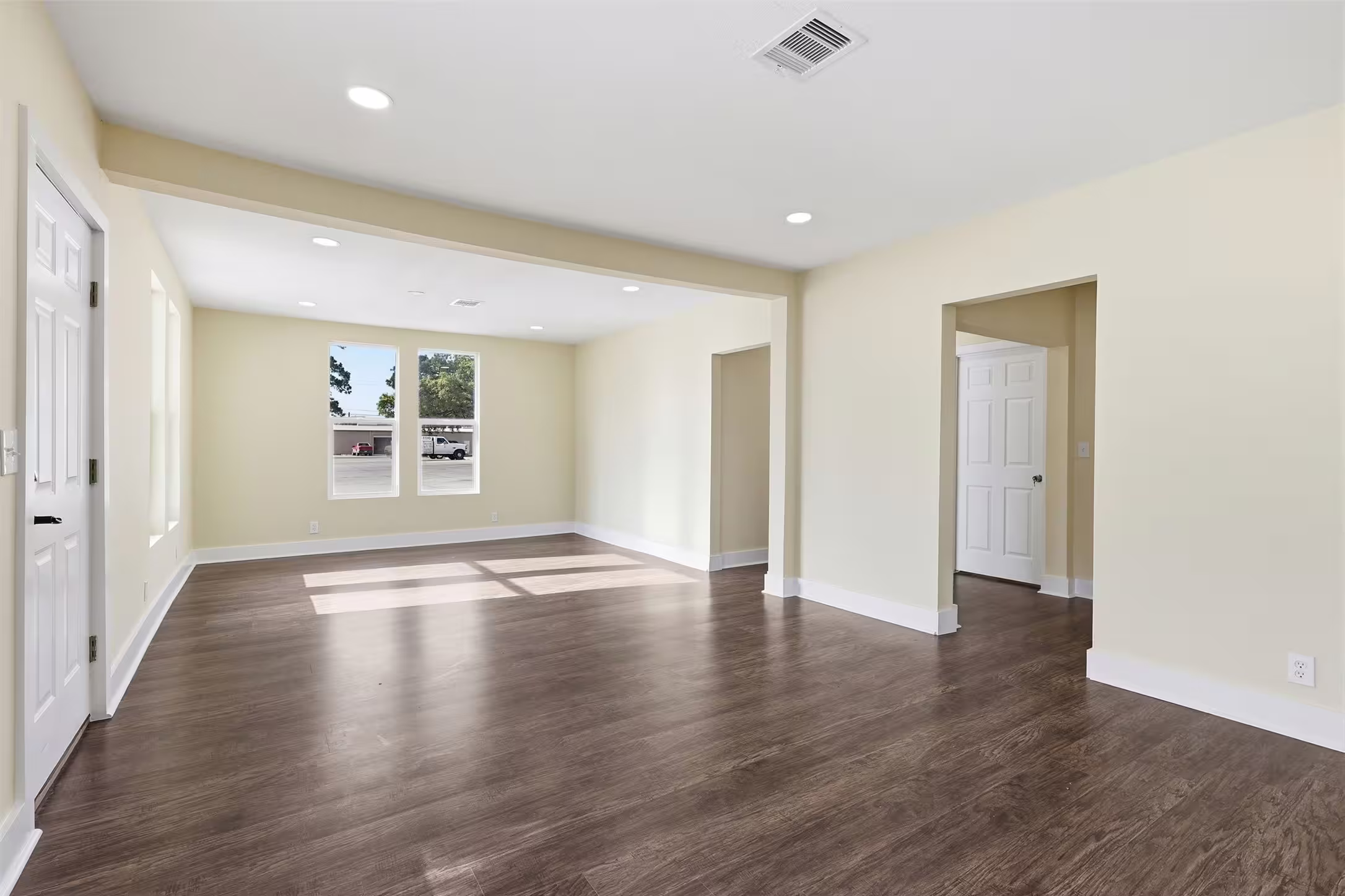Photo 5 of 1410 Fannin Street, Columbus, TX