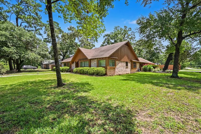 Photo of 26222 Oakhurst Drive, Spring, TX