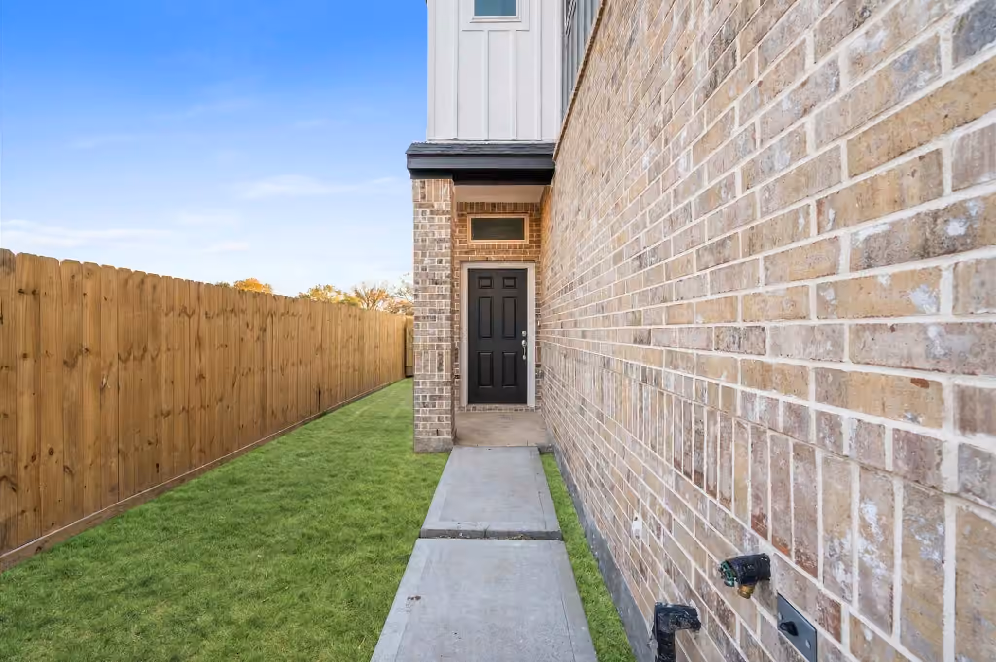 Photo 5 of 6404 Pregonero Lane, Houston, TX