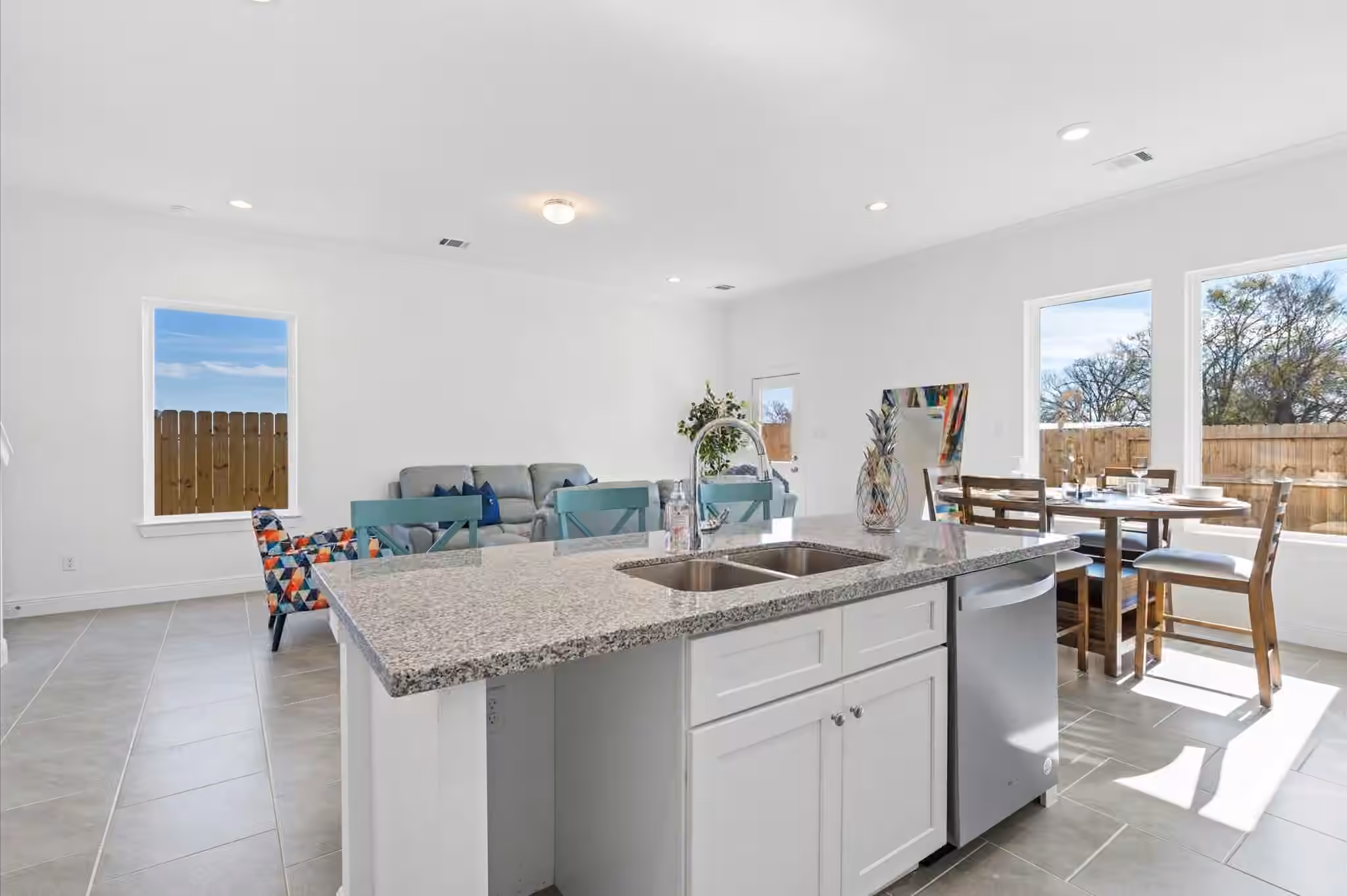 Photo 6 of 6404 Pregonero Lane, Houston, TX