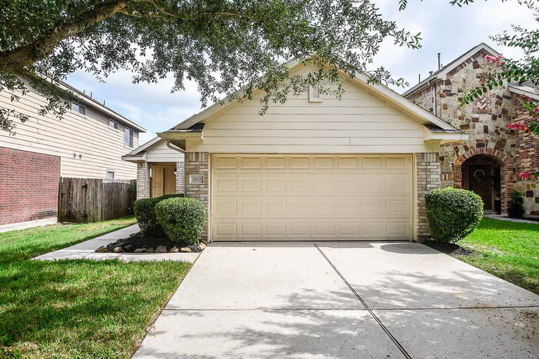 Photo of 1651 Thornhollow Drive, Houston, TX 77014