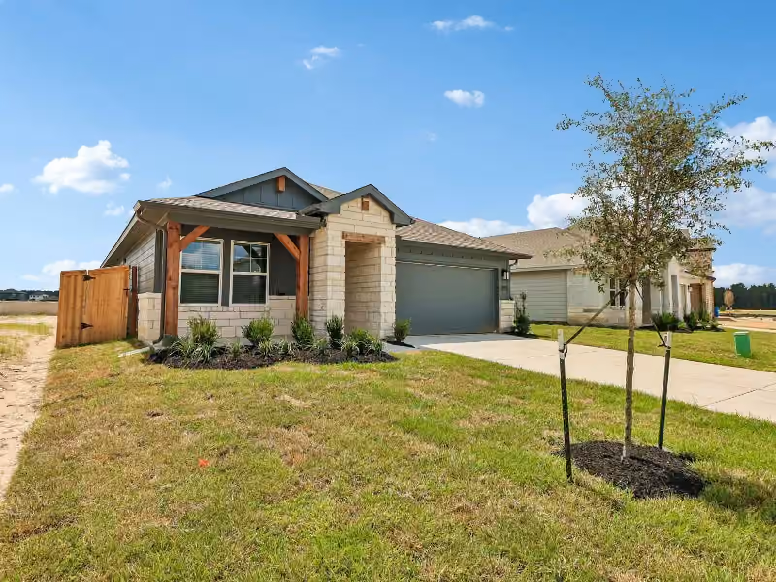 Photo 2 of 14029 Granger Pointe Lane, Conroe, TX