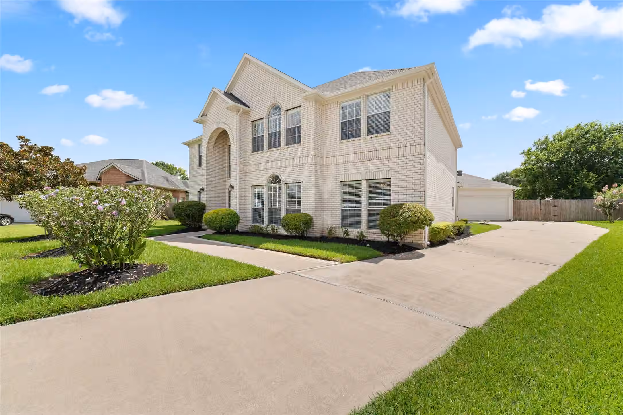 Photo 3 of 15319 Leila Bend Drive, Houston, TX
