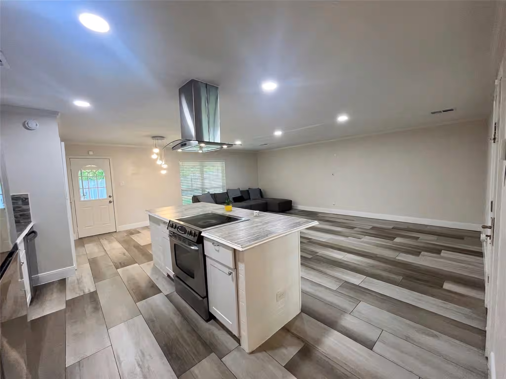 Photo 5 of 4407 Kevinkay Drive, Houston, TX