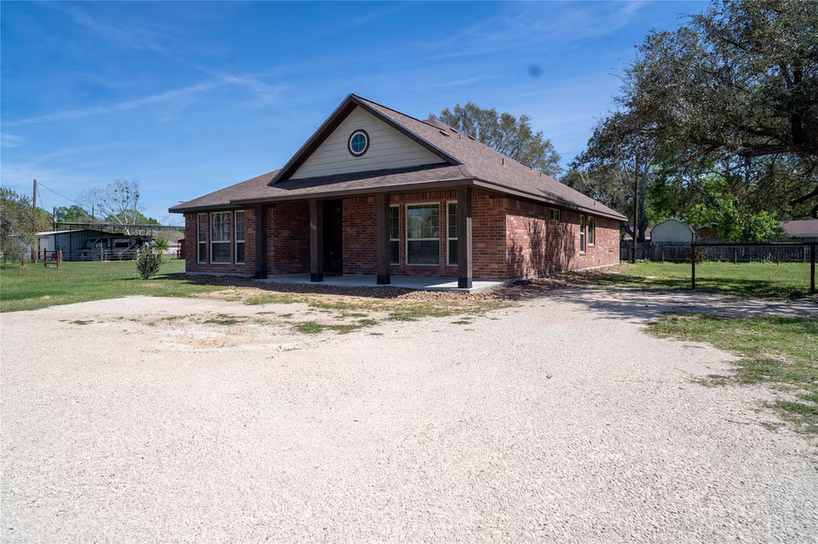 Photo 3 of 119 Hackberry Street, Louise, TX