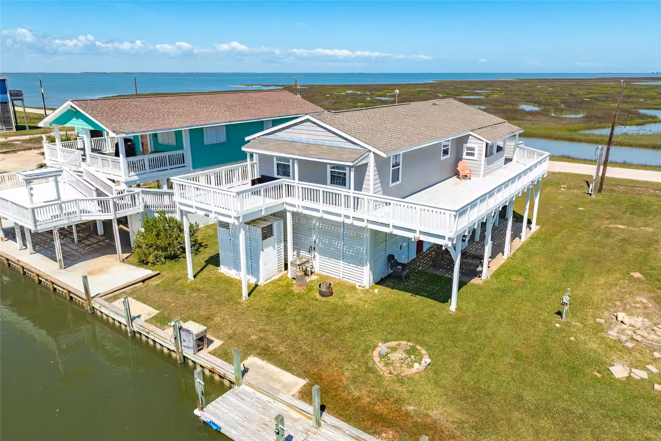 Photo 3 of 707 Pompano Lane, Freeport, TX