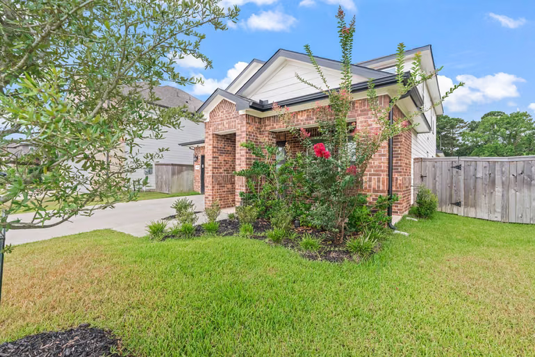 Photo 3 of 38527 Winding Meadows Drive, Magnolia, TX