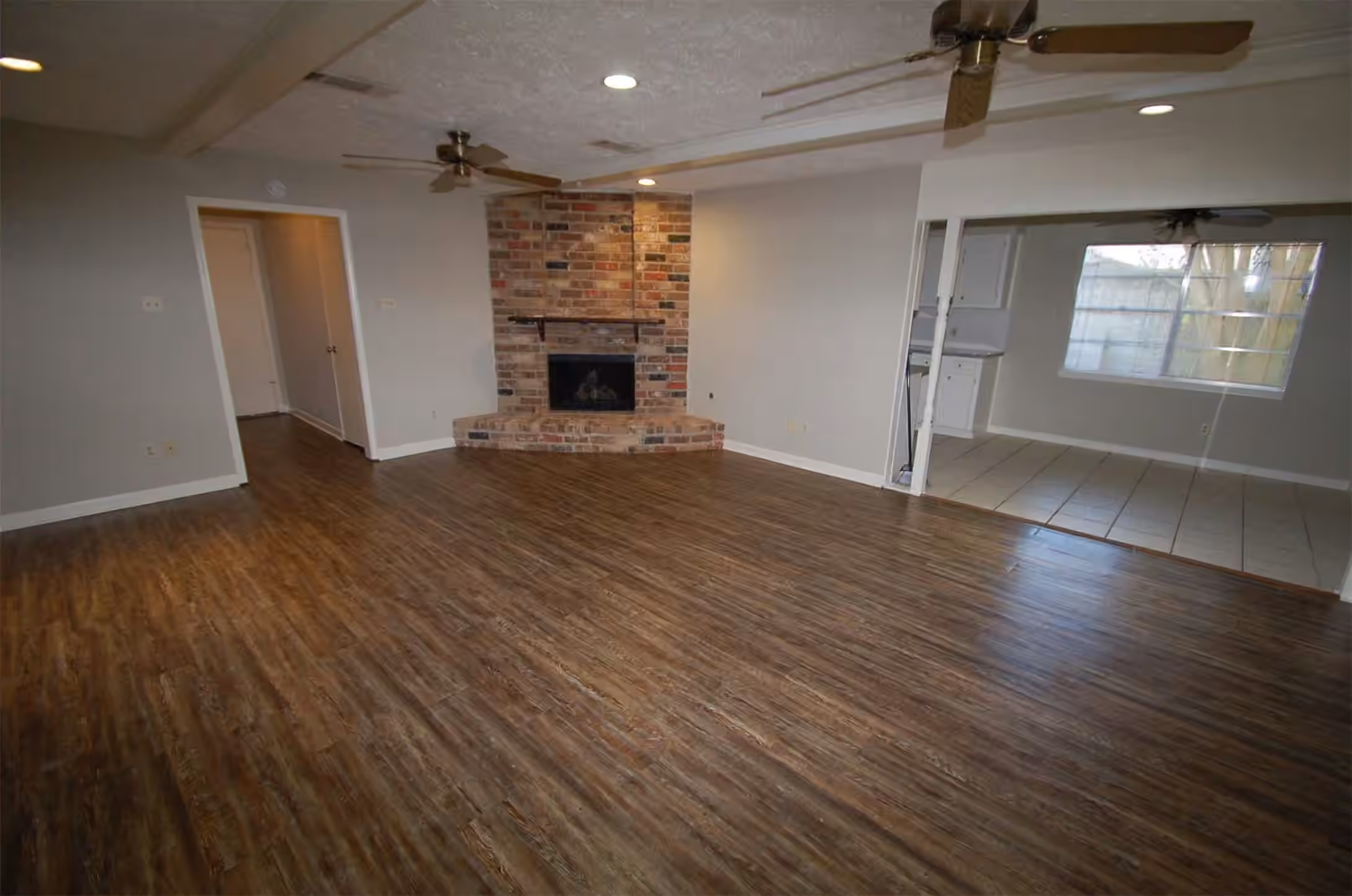 Photo 4 of 3107 Jenny Drive, Sugar Land, TX