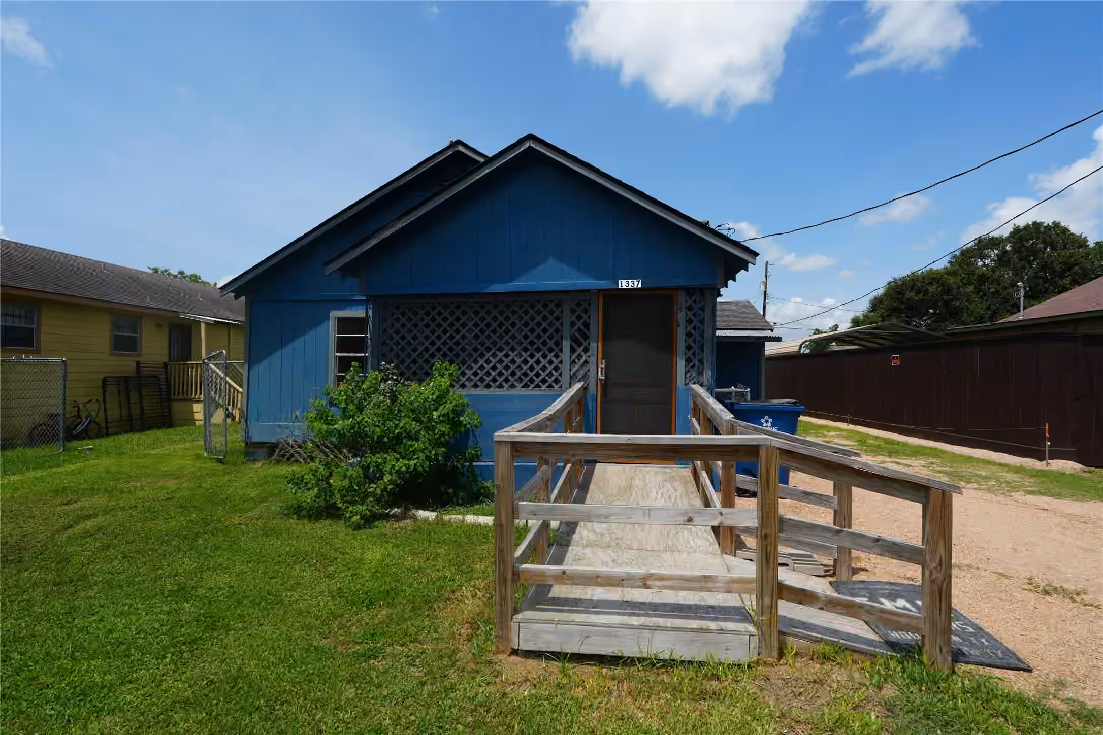 Photo 2 of 1337 3rd St, Hempstead, TX