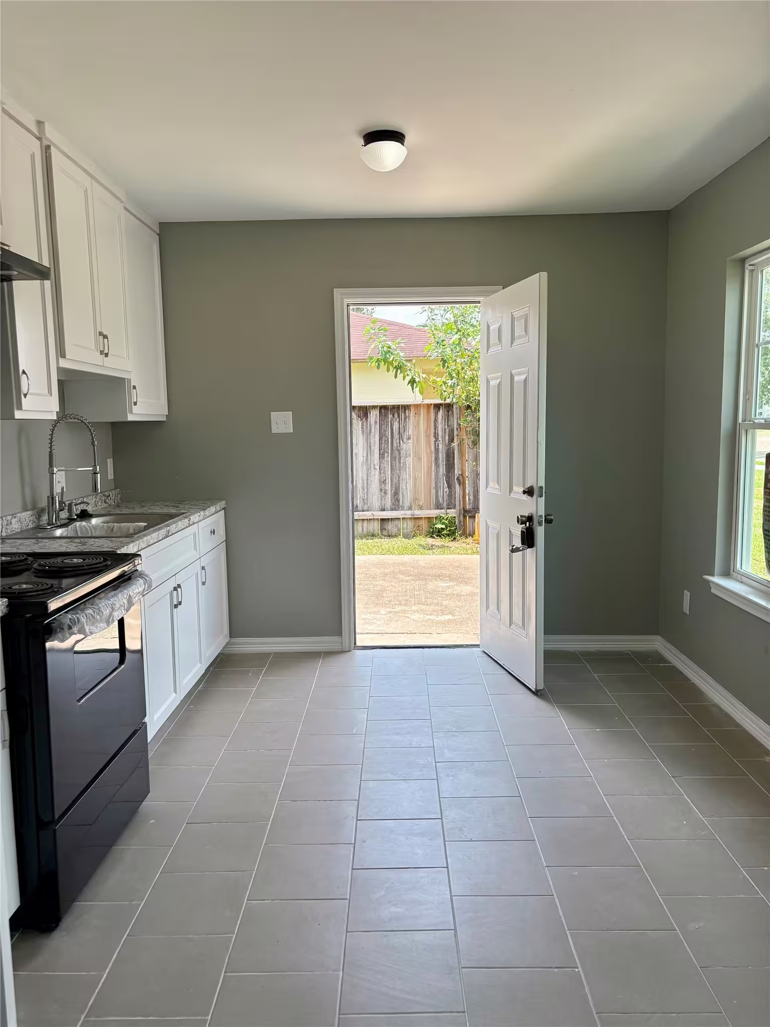 Photo 3 of 1108 Jackson Avenue, Pasadena, TX