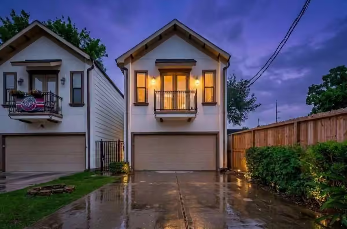 Photo 2 of 4204 ELI Street A, Houston, TX