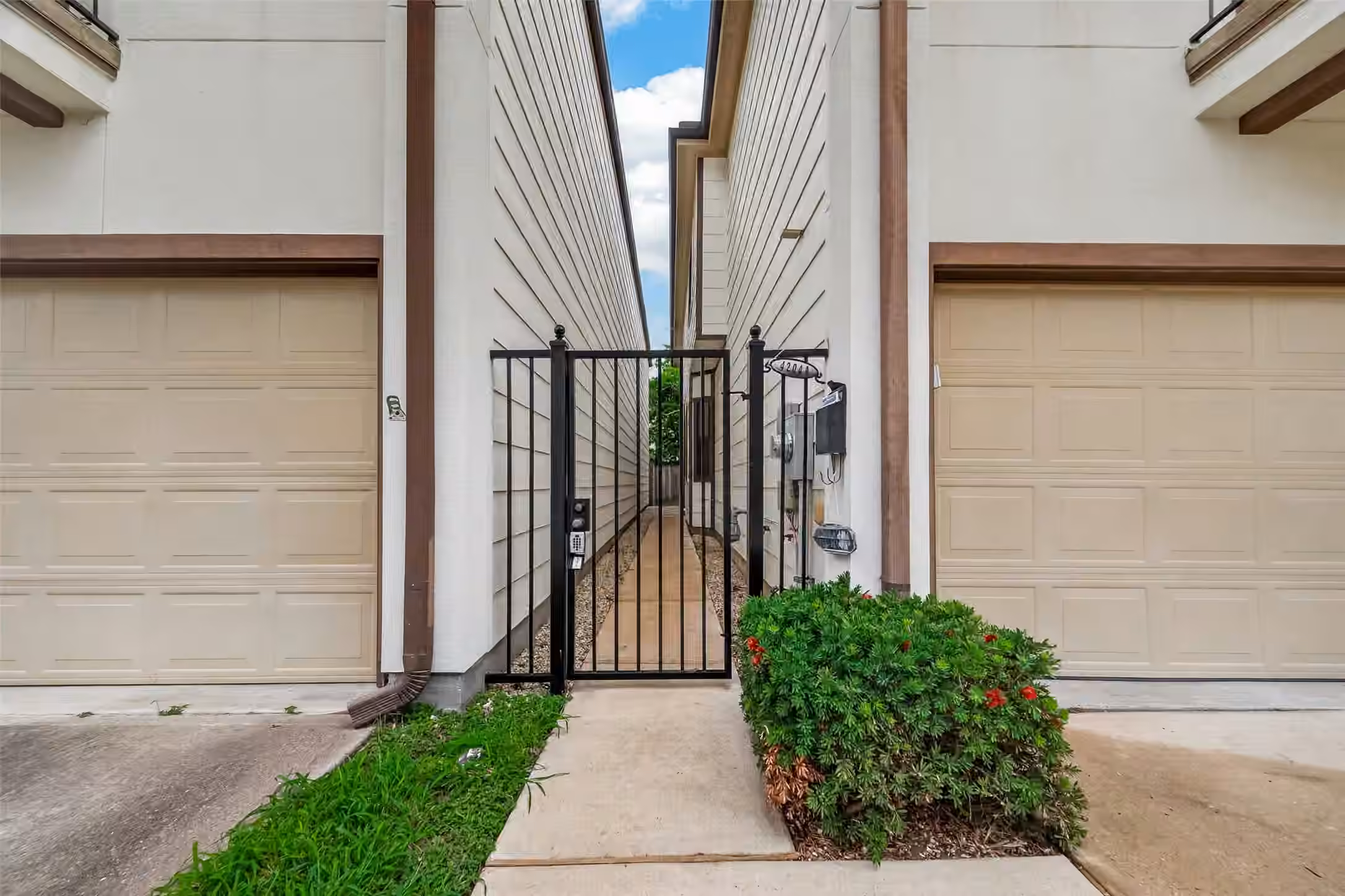 Photo 6 of 4204 ELI Street A, Houston, TX