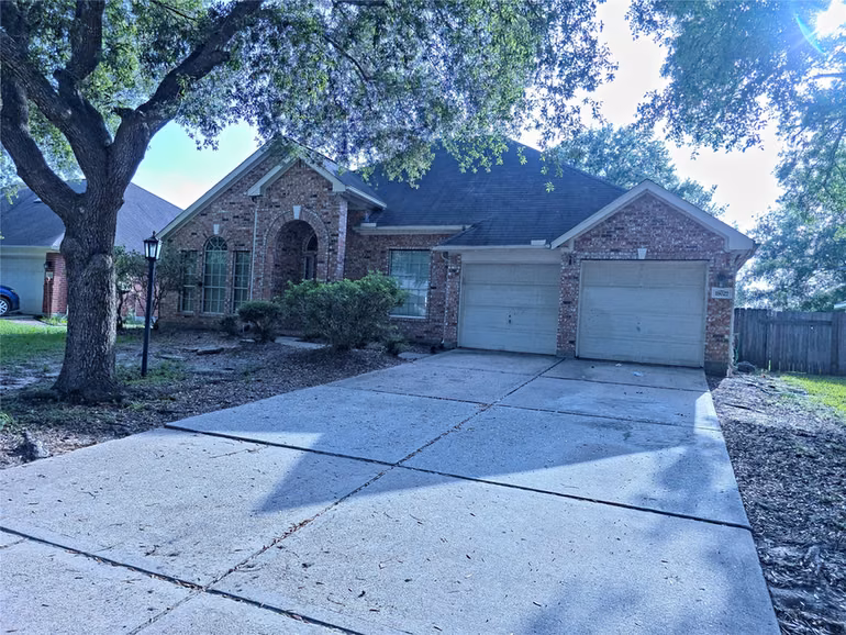 Photo 2 of 18027 Landing Brook Drive, Humble, TX