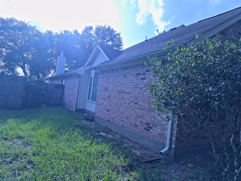 Photo 5 of 18027 Landing Brook Drive, Humble, TX