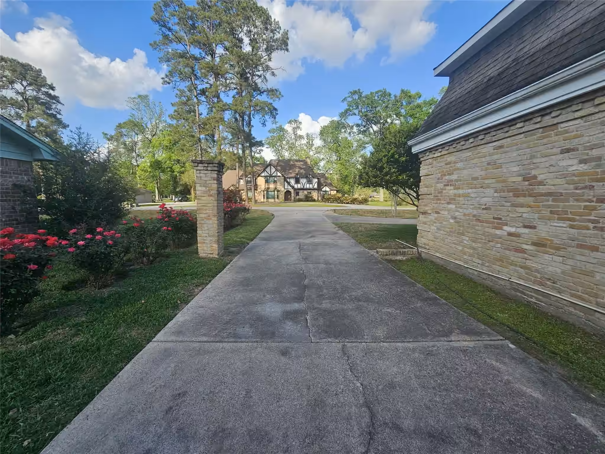 Photo 3 of 548 River Plantation Drive, Conroe, TX