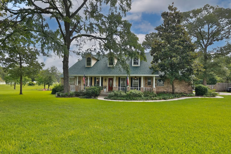 Photo 3 of 34310 High Point Drive, Magnolia, TX