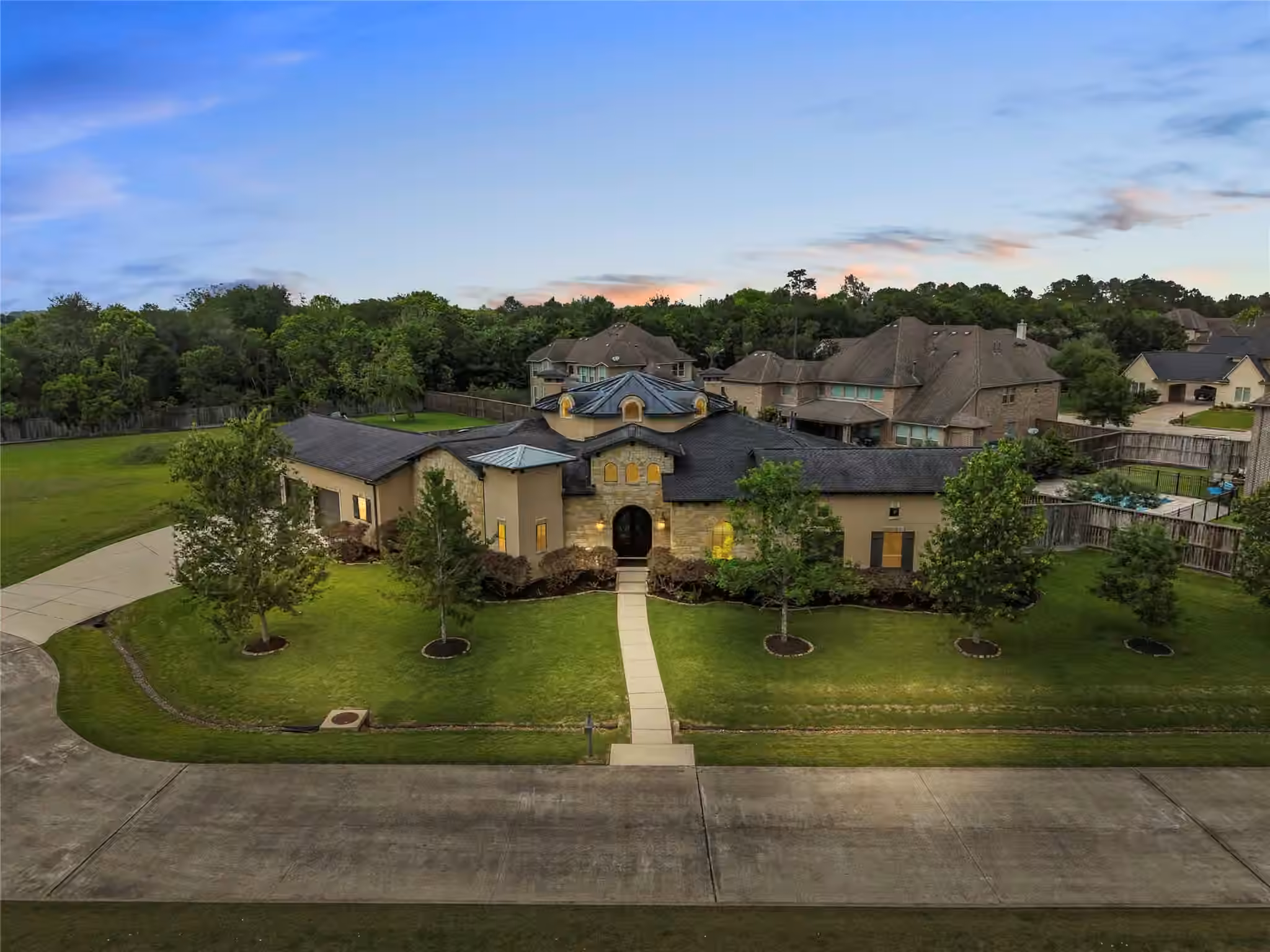 Photo of 2080 Wilderness Trail, Friendswood, TX 77546
