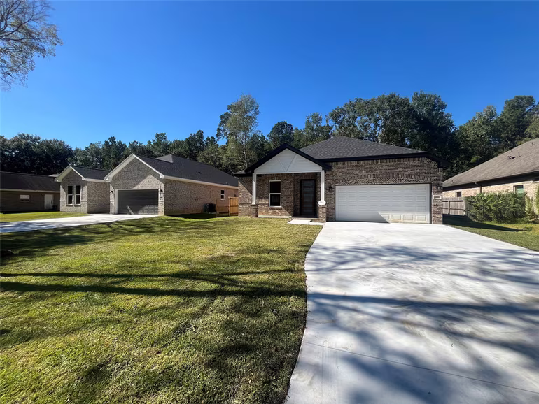 Photo 2 of 28811 Champion Oaks Dr, Magnolia, TX