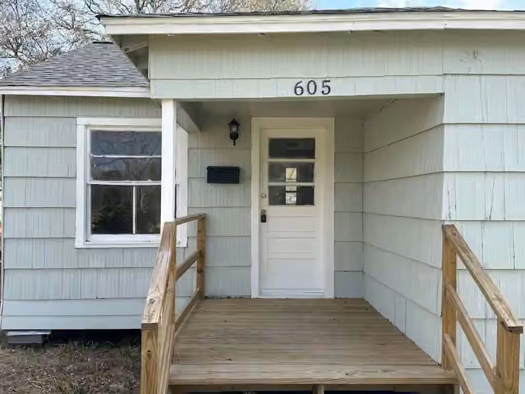 Photo 2 of 605 Palacios Street, El Campo, TX