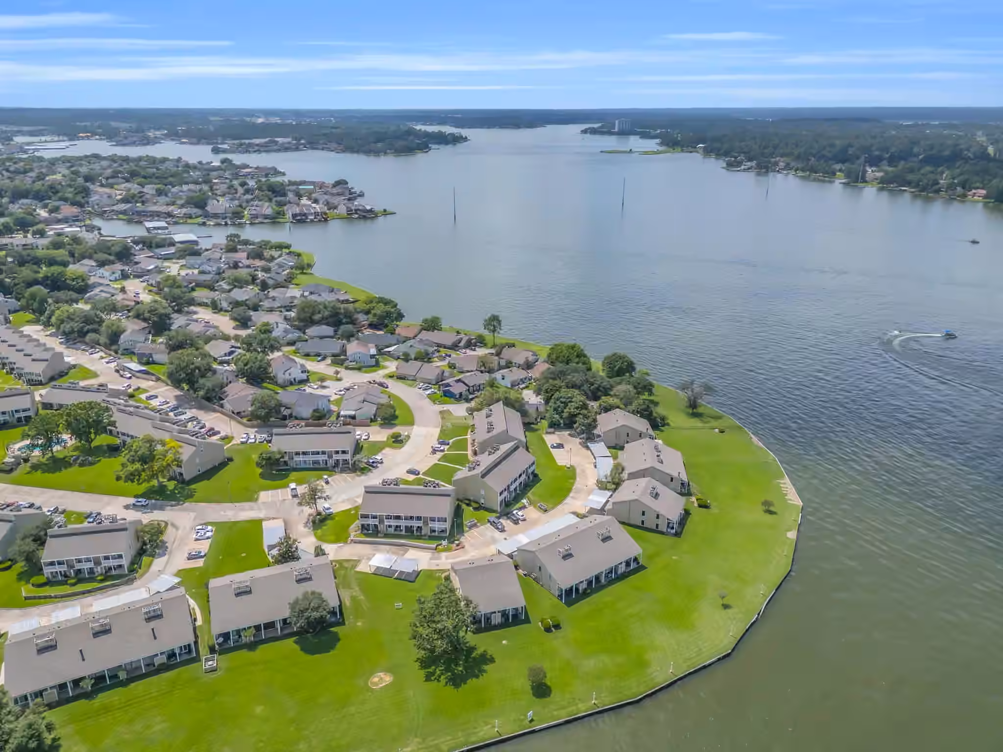 Photo 5 of 156 April Point Drive S, Conroe, TX