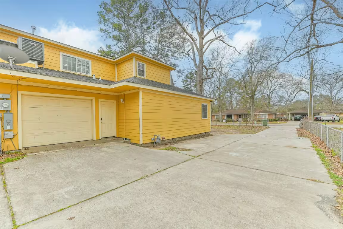 Photo 4 of 1103 Williams Street, Cleveland, TX