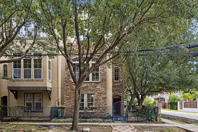 Photo 3 of 402 Roy Street, Houston, TX