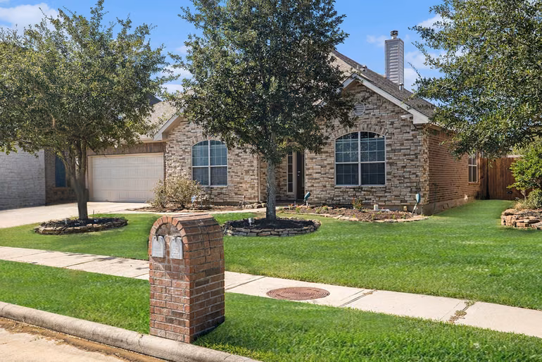 Photo 5 of 22419 Wenbury Drive, Tomball, TX
