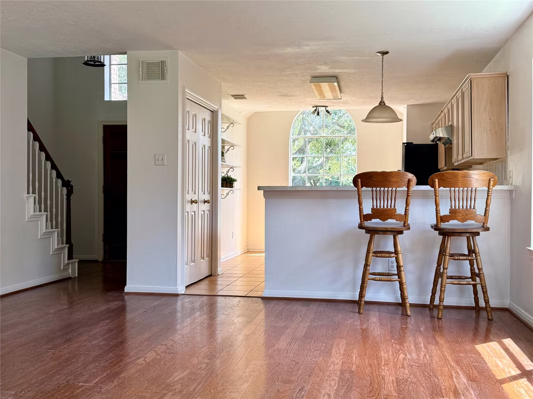 Photo 2 of 805 N Belle Drive, Angleton, TX
