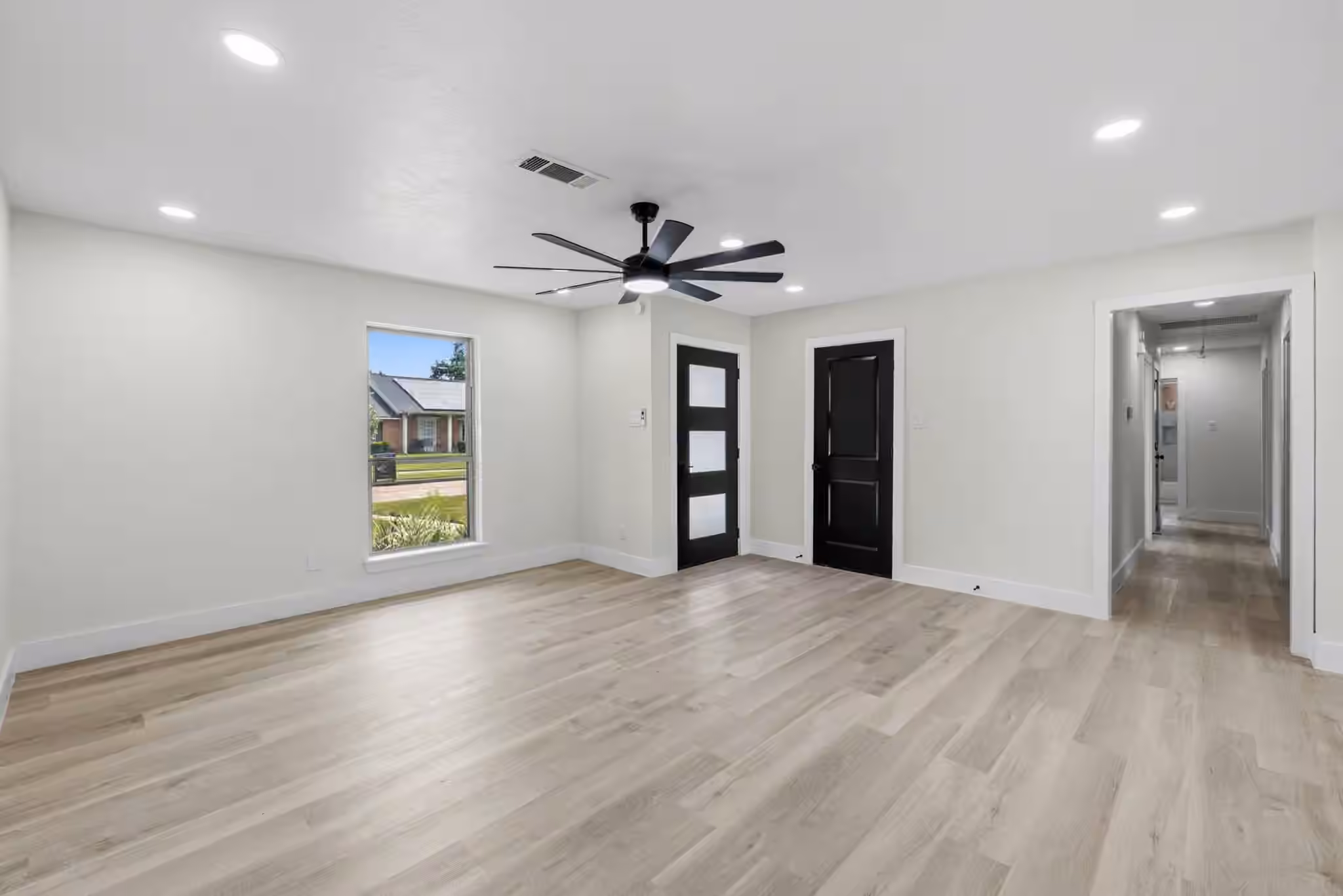 Photo 6 of 5927 Beaudry Drive, Houston, TX