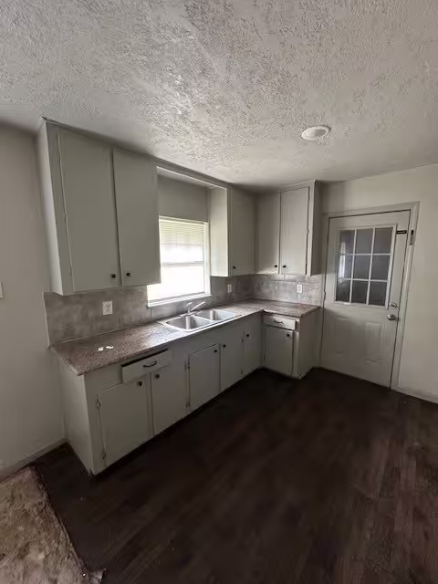 Photo 3 of 9122 Laura Koppe Road, Houston, TX