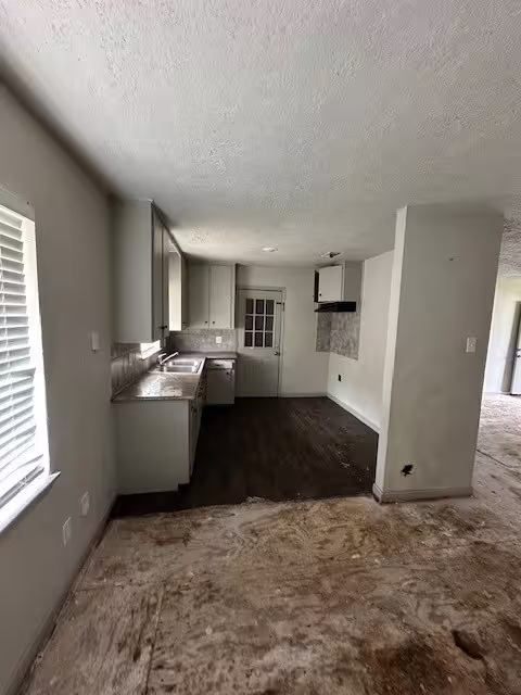 Photo 4 of 9122 Laura Koppe Road, Houston, TX