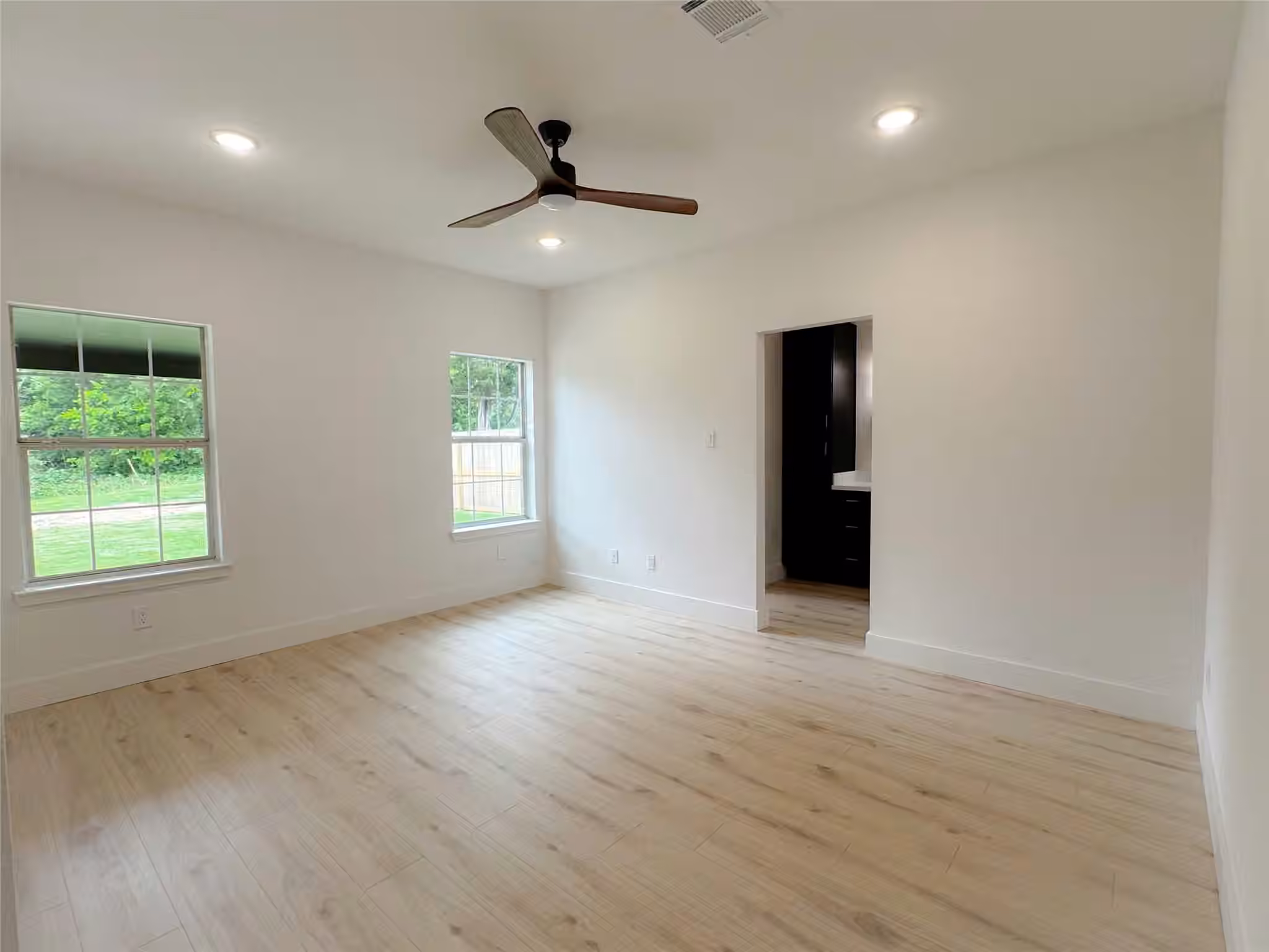 Photo 4 of 231 Elizabeth Lane, Sealy, TX