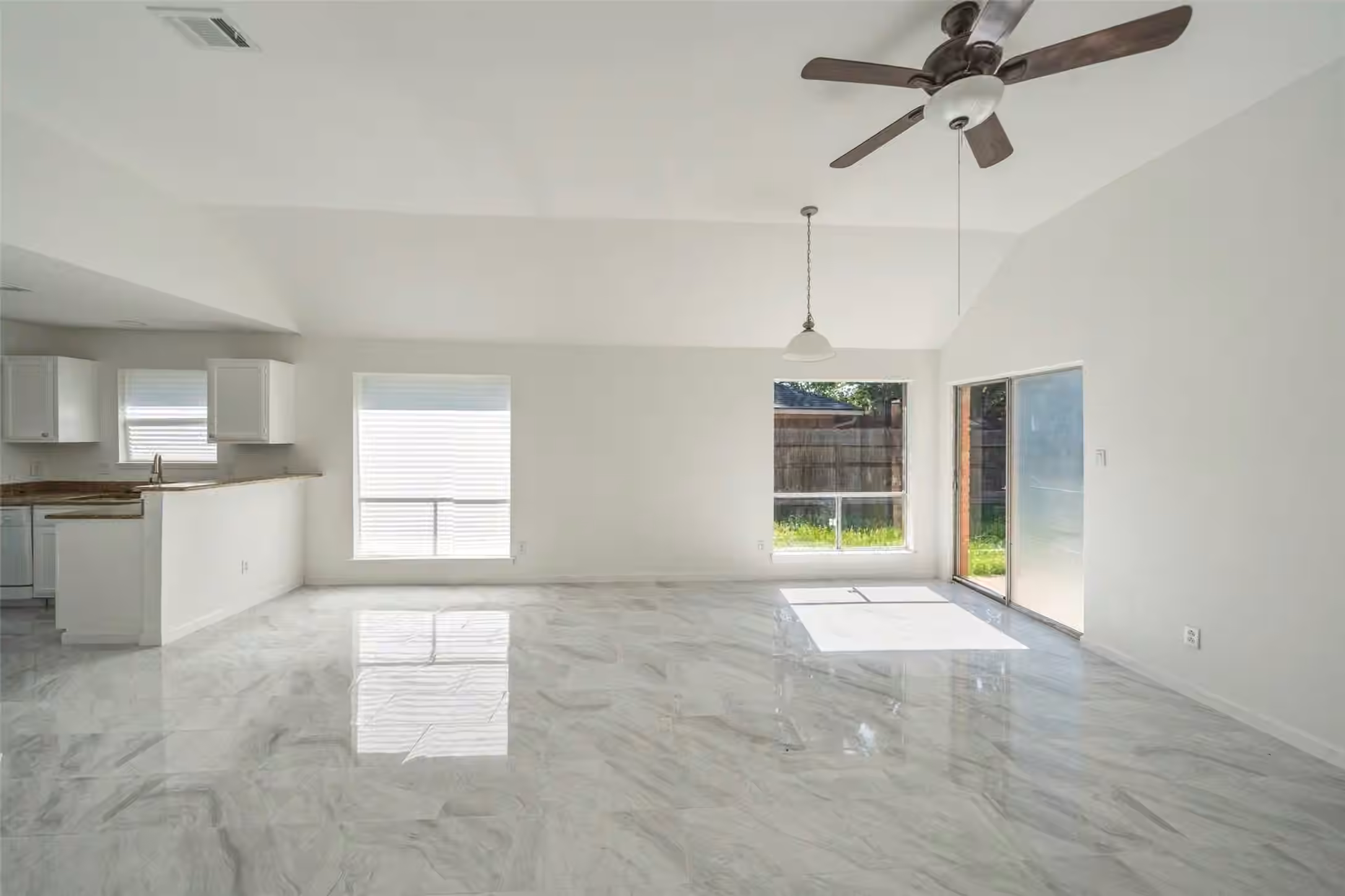 Photo 7 of 21067 Southern Colony Court, Katy, TX