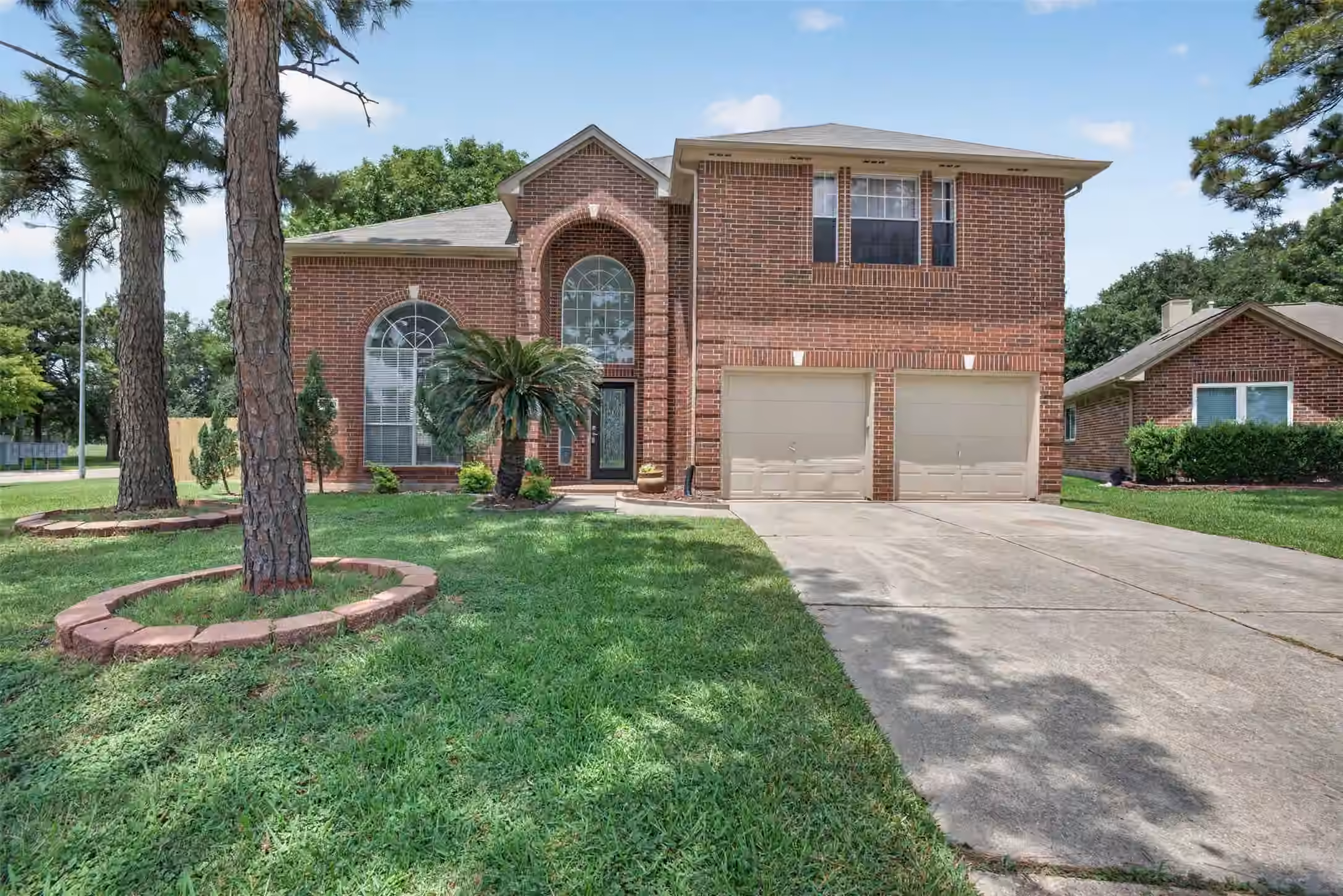 Photo 3 of 15010 Chestnut Falls Drive, Cypress, TX