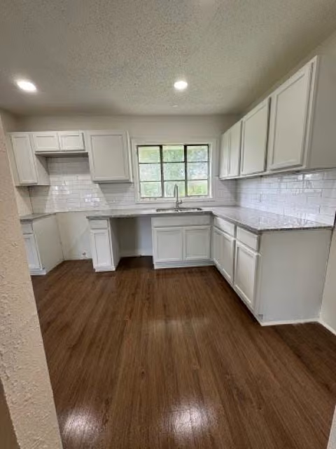 Photo 4 of 9001 Chatwood Drive, Houston, TX