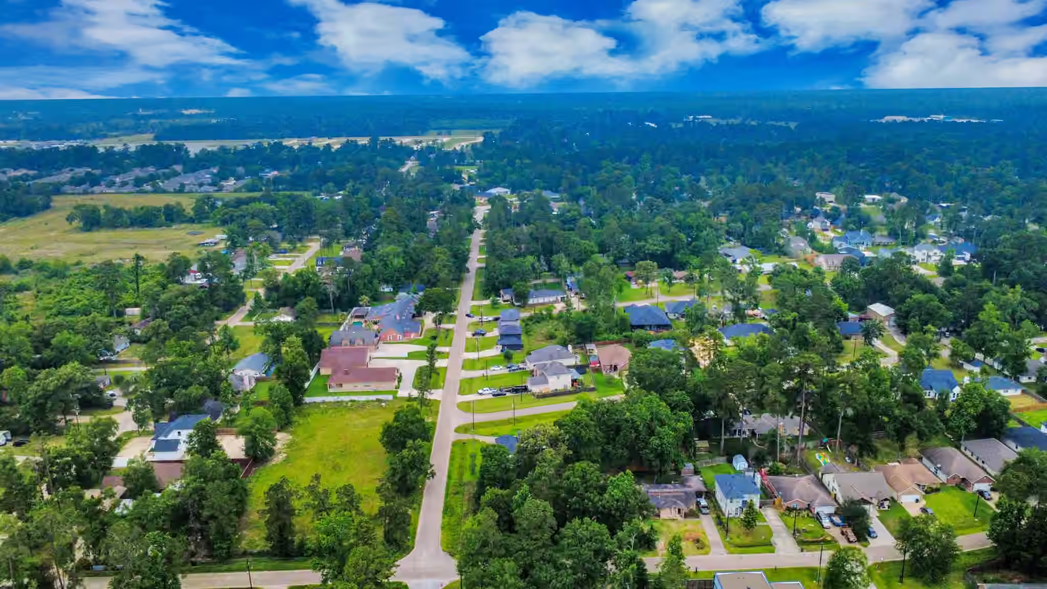 Photo 5 of 1301 Briarcliff Street, Conroe, TX