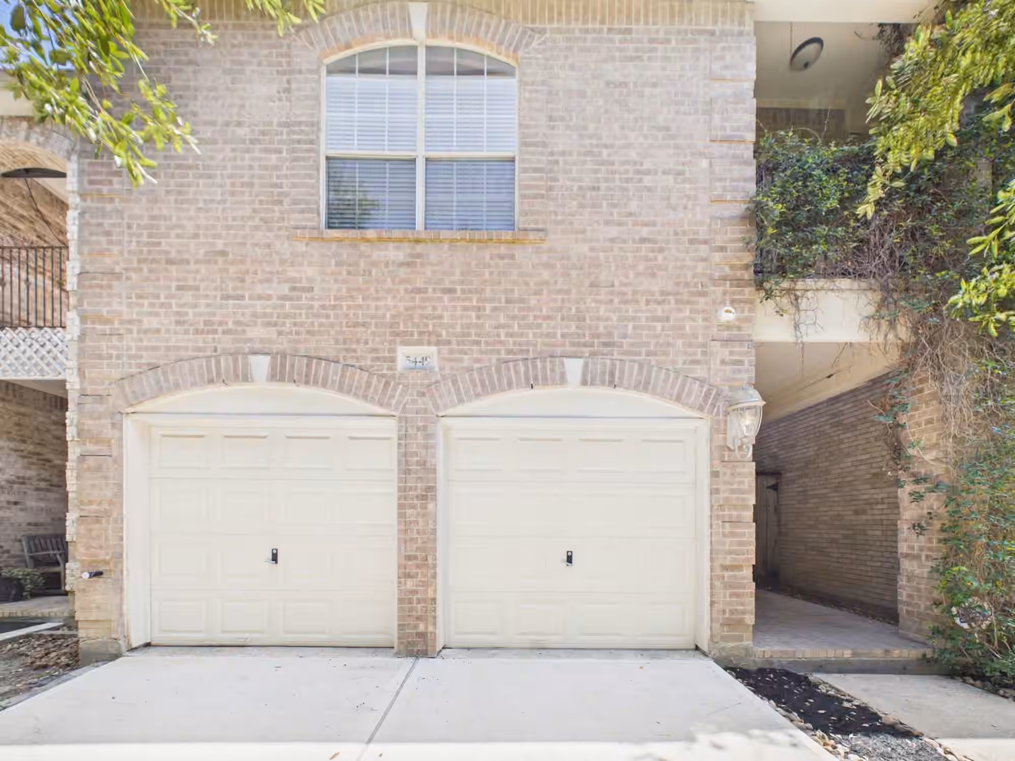 Photo 3 of 5449 Fairdale Lane, Houston, TX