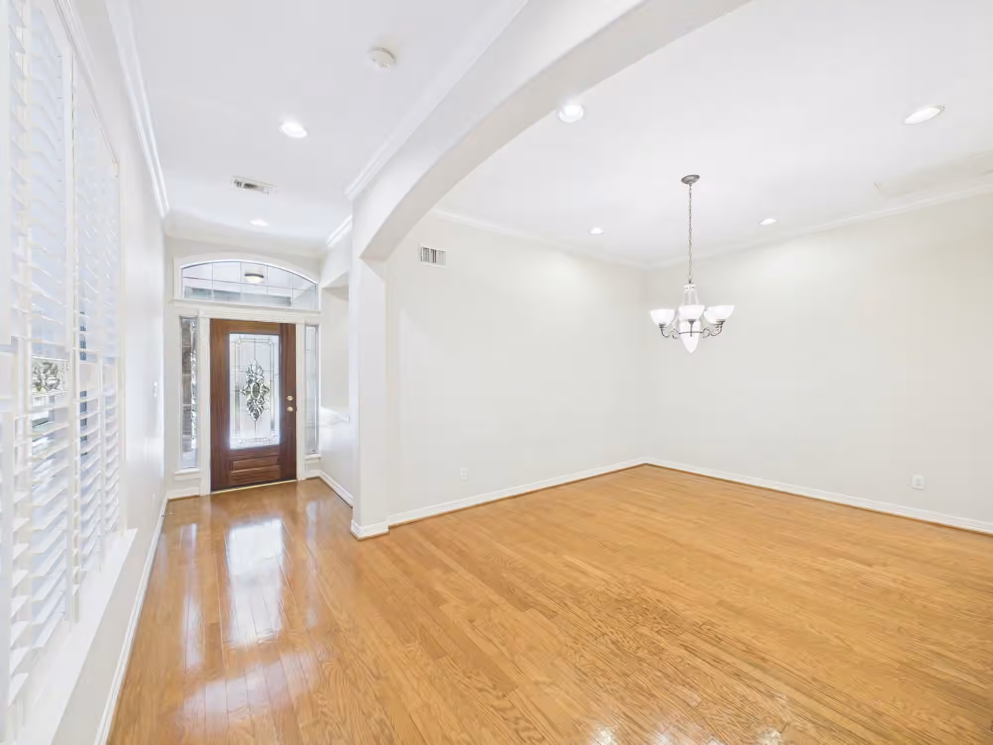 Photo 6 of 5449 Fairdale Lane, Houston, TX