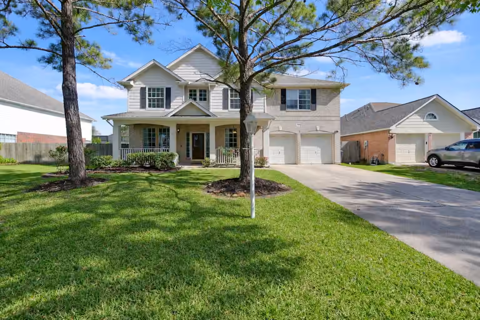 Photo 3 of 10906 Trail Ridge Drive, Houston, TX