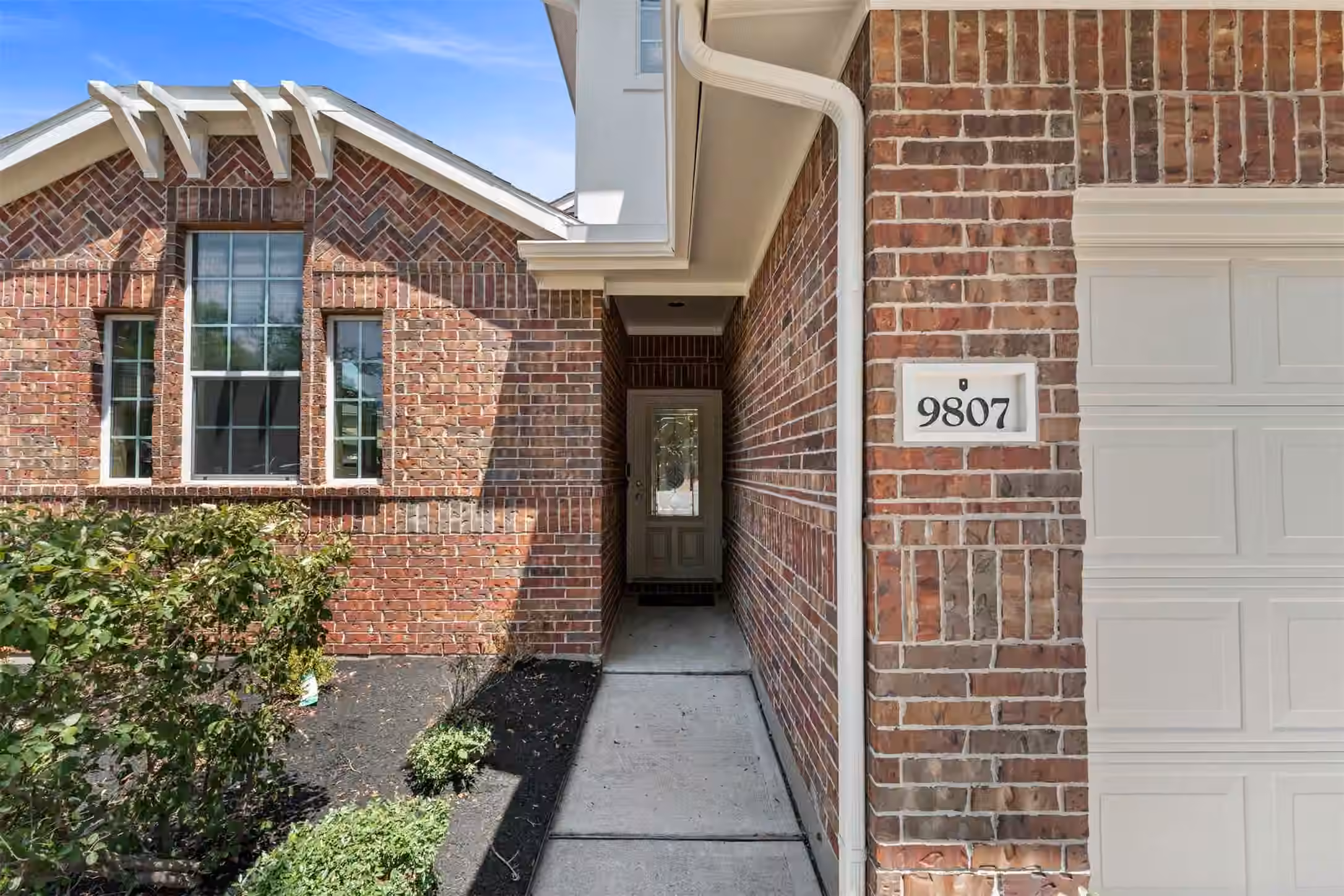 Photo 2 of 9807 Wellington Chase Lane, Humble, TX