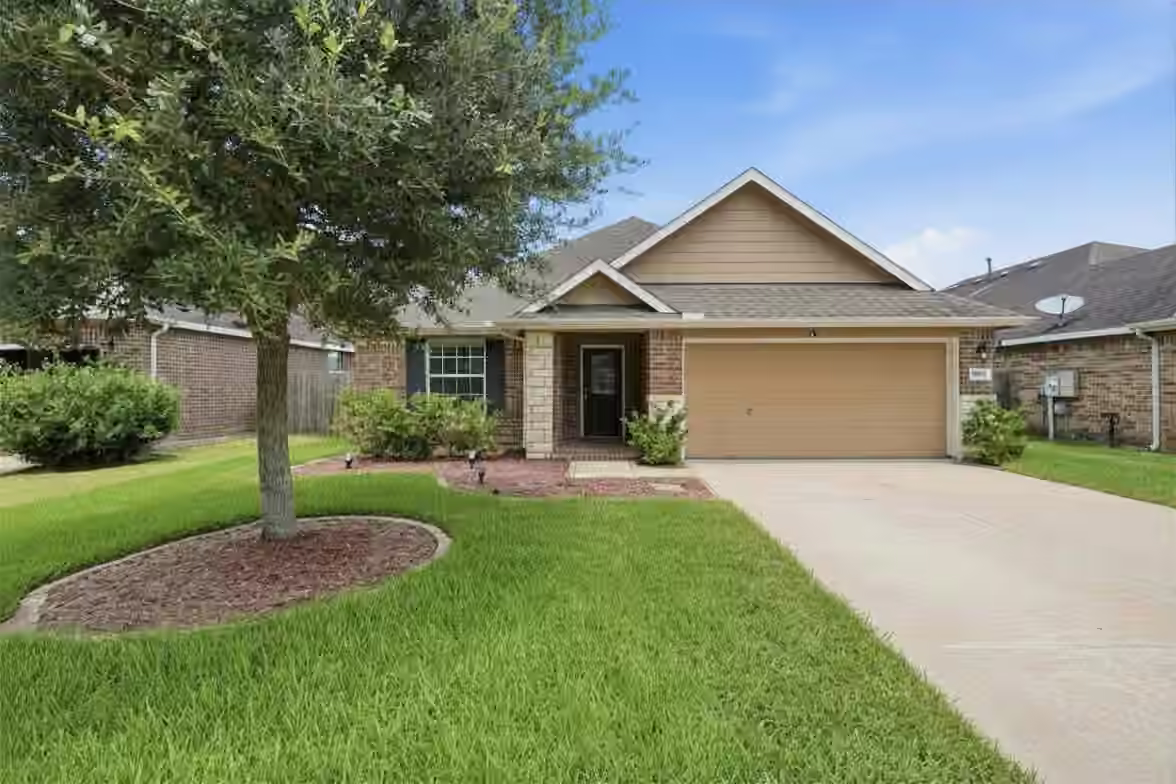 Photo of 1202 Quarterhorse Drive, Alvin, TX 77511