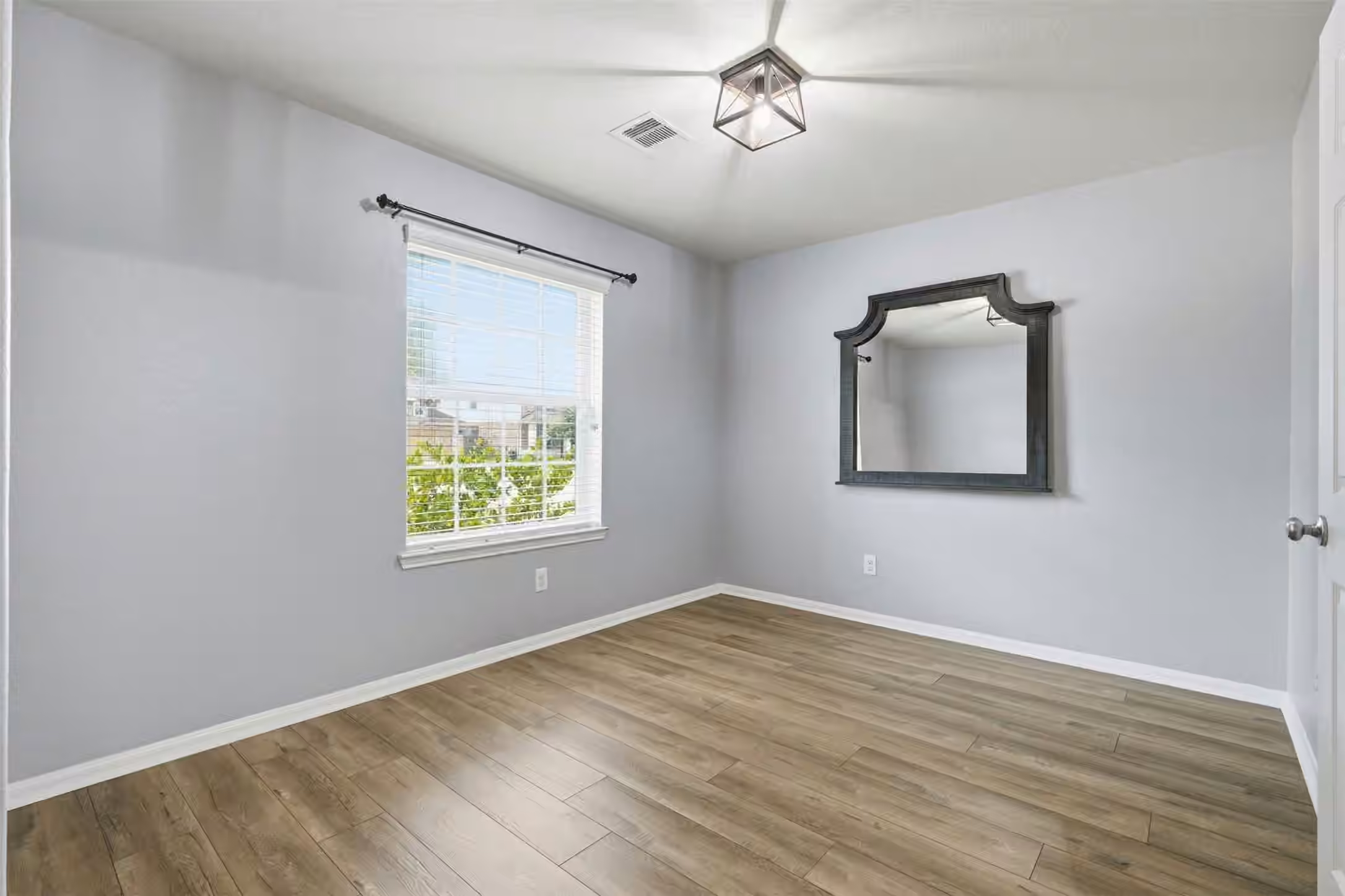 Photo 4 of 1202 Quarterhorse Drive, Alvin, TX