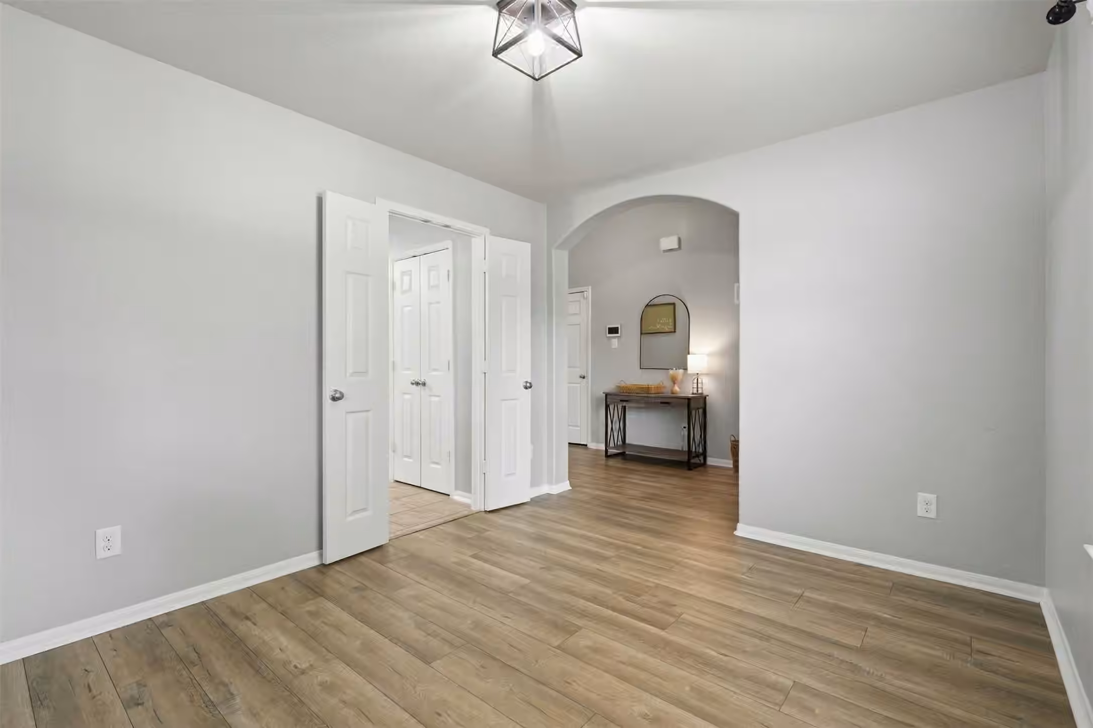 Photo 5 of 1202 Quarterhorse Drive, Alvin, TX