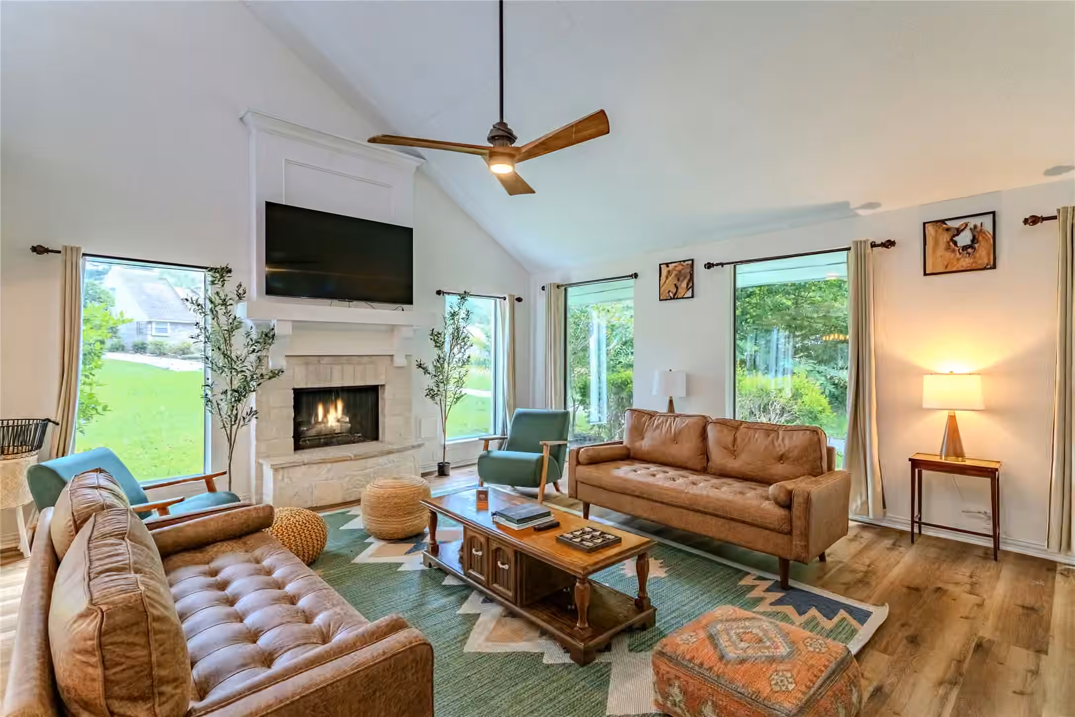 Photo 3 of 129 Springs Edge Drive, Conroe, TX