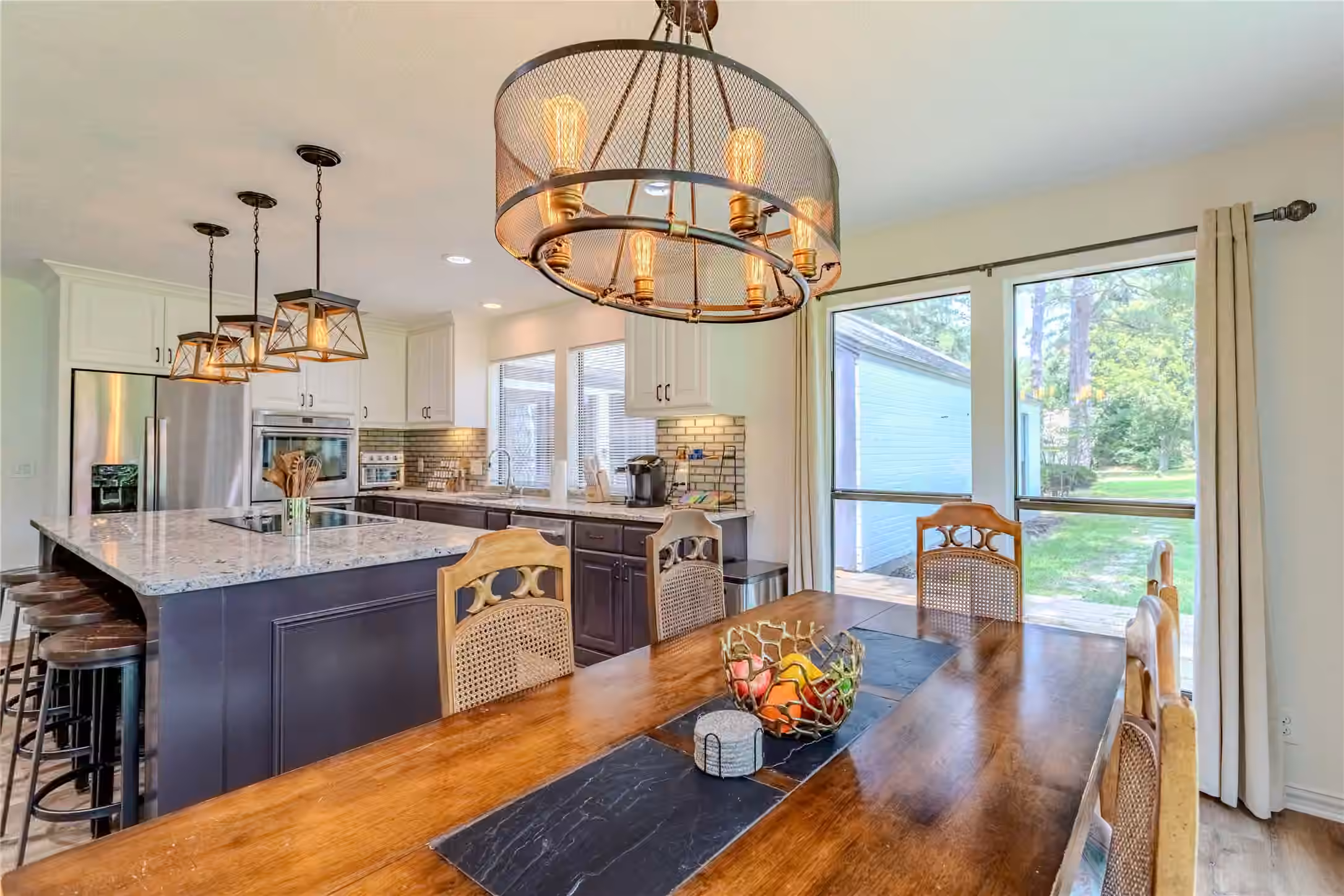 Photo 7 of 129 Springs Edge Drive, Conroe, TX