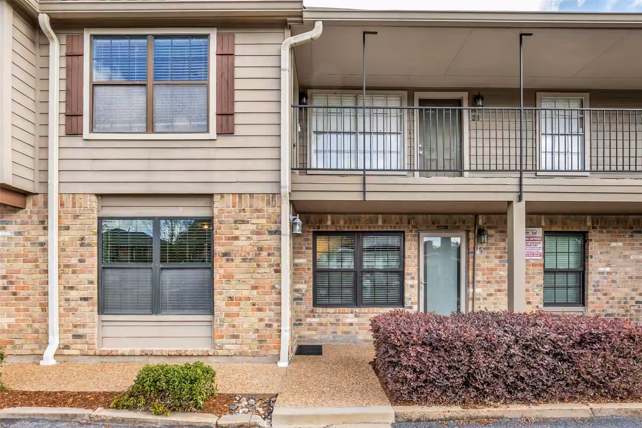 Photo 2 of 606 Marshall Street B6, Houston, TX