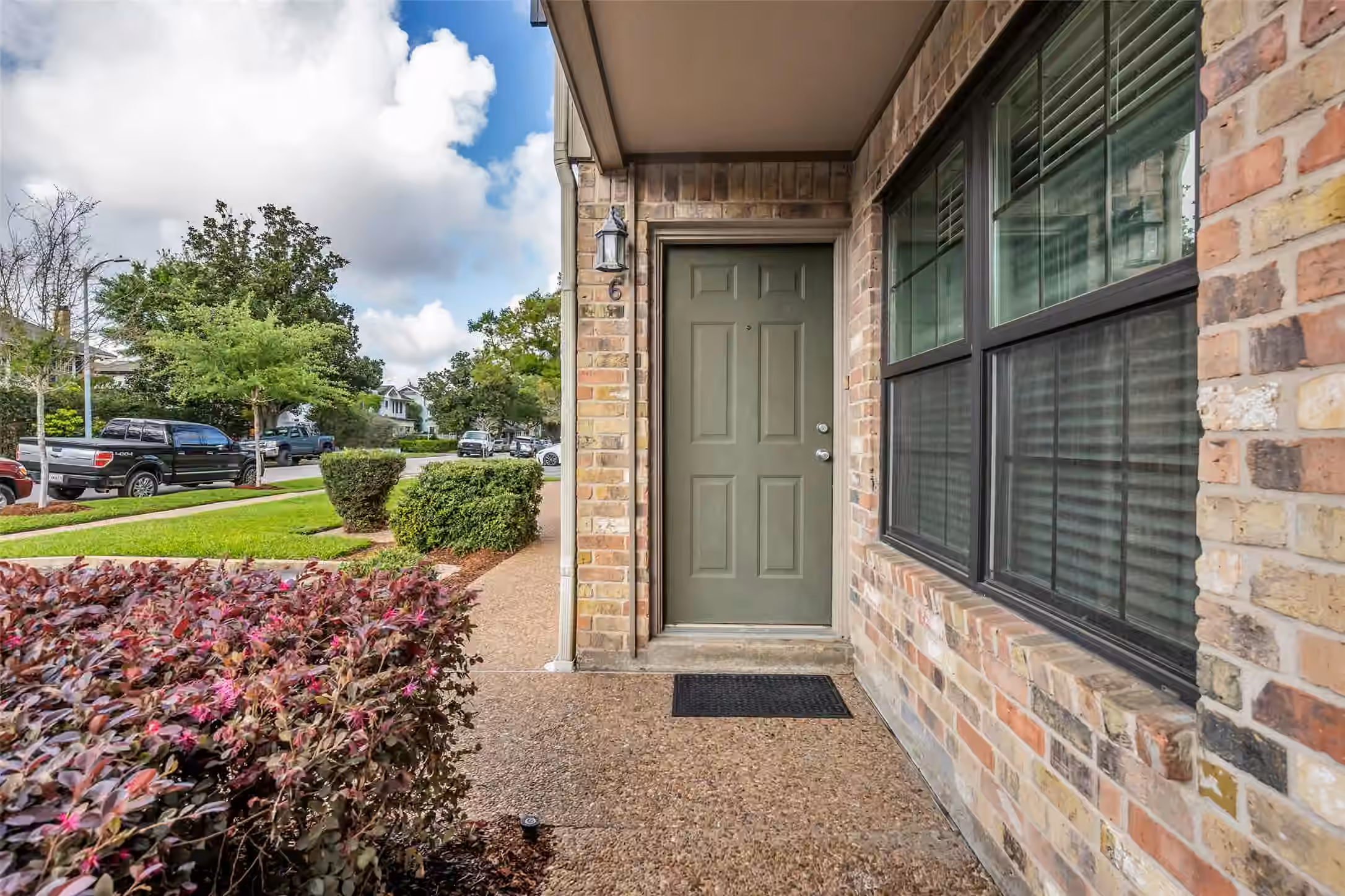 Photo 4 of 606 Marshall Street B6, Houston, TX